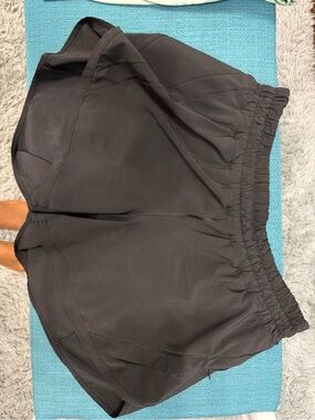 Lululemon hotty hot hi rise shorts - 4 inch NWOT